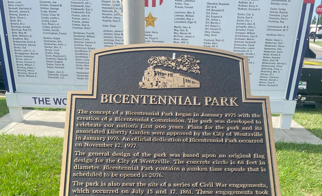 bicentinieal park marker with description