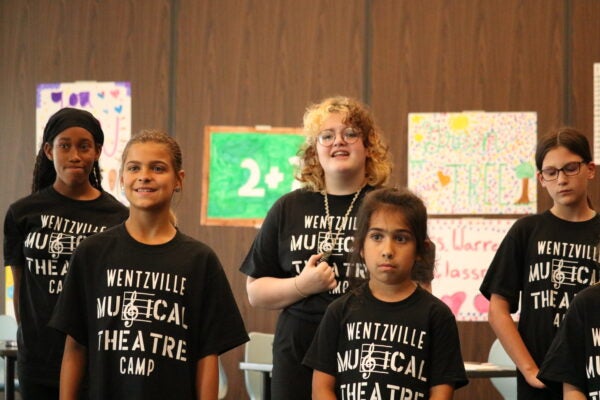 kids singing